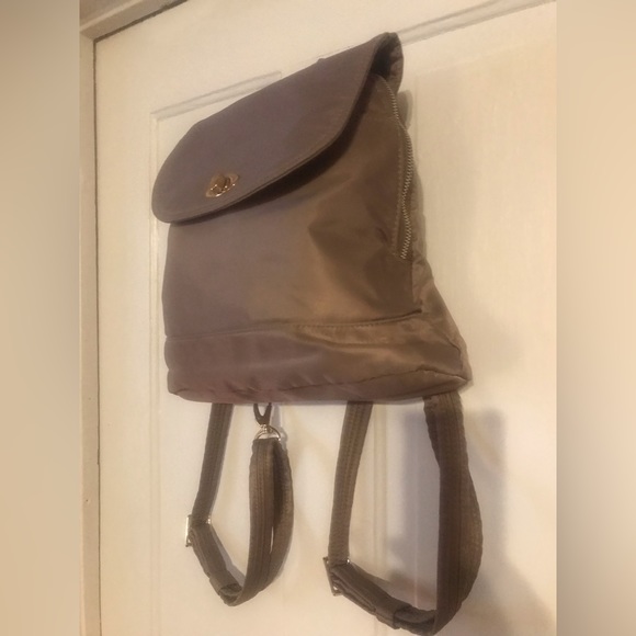 NWOT, Travelon Anti-theft RFID backpack . - Picture 3 of 14